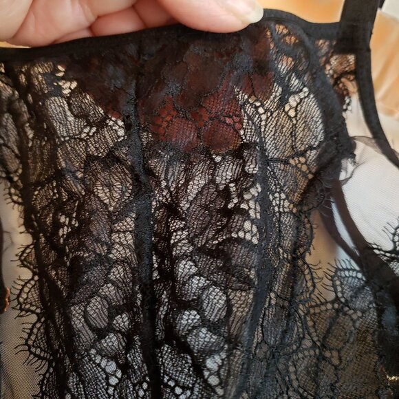 Soma Intimates and Sleepwear Crossover Lace Bralette - Size: L - Picture 4 of 16